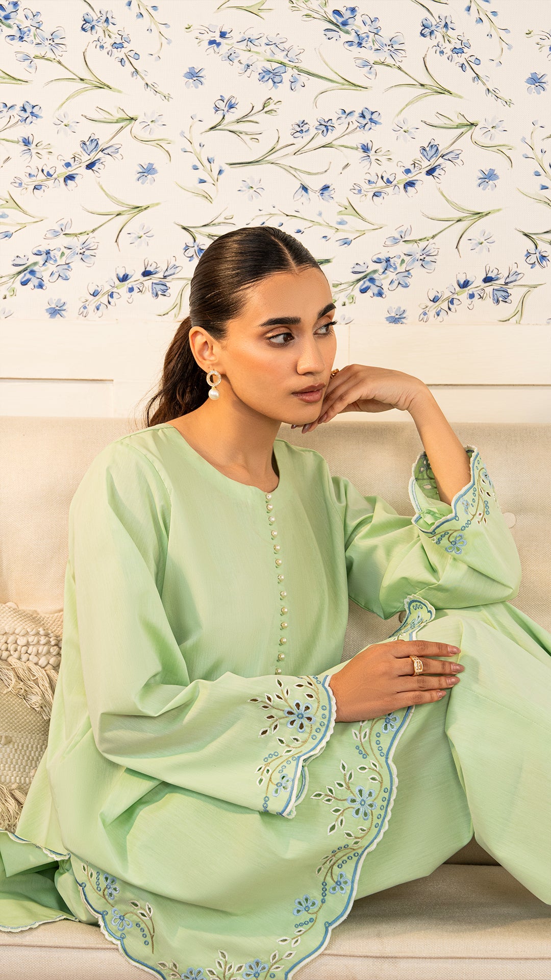 Pearl Leaf (2pc- stitched)