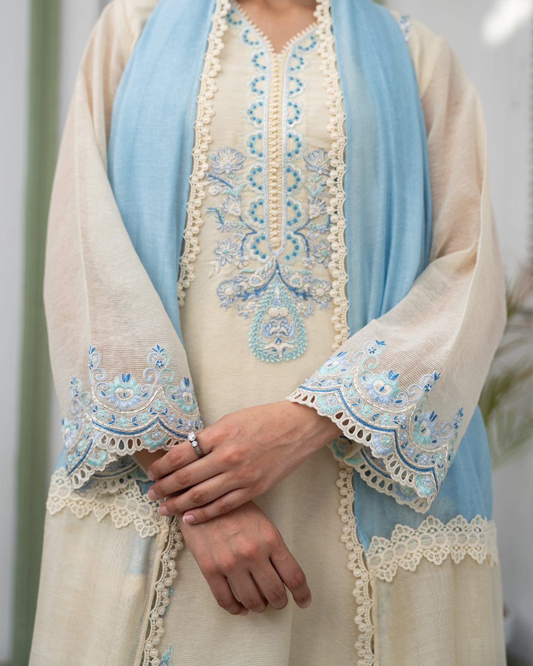 Ivory Radiance (2 pc-Stitched)