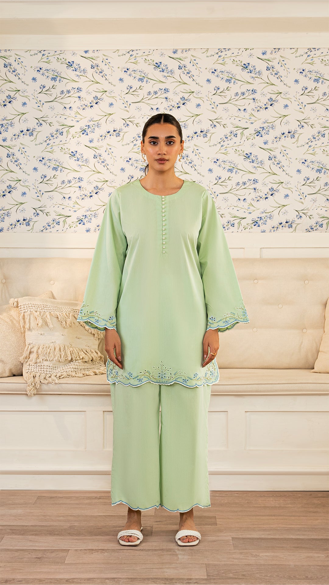 Pearl Leaf (2pc- stitched)