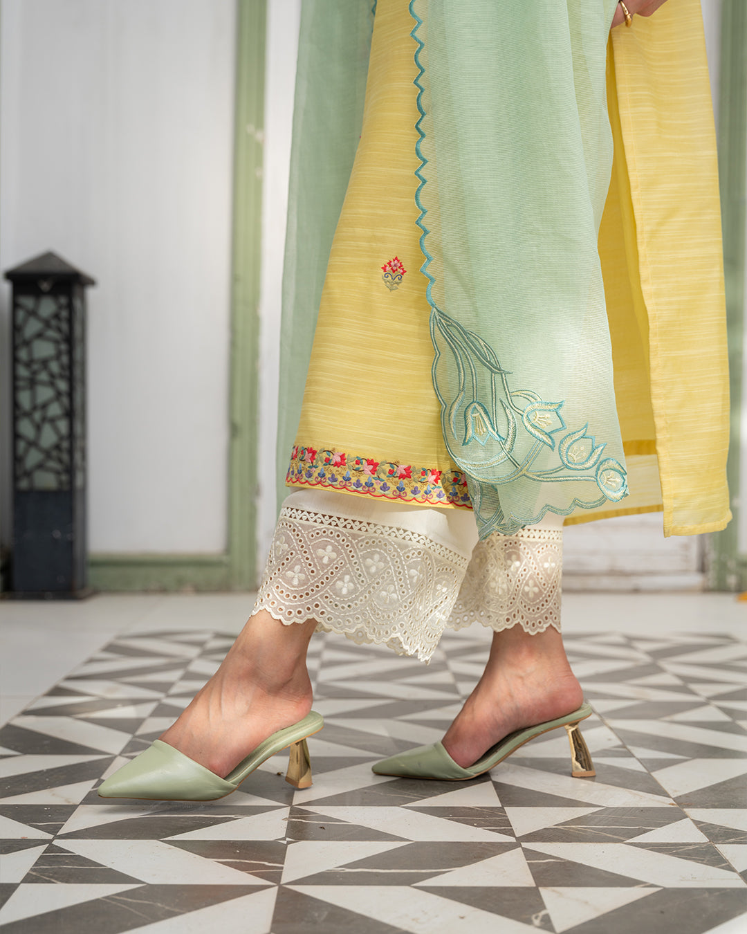 Yellow reverie (2 pc-Stitched)